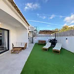 House With Jacuzzi Near The Beach #1960