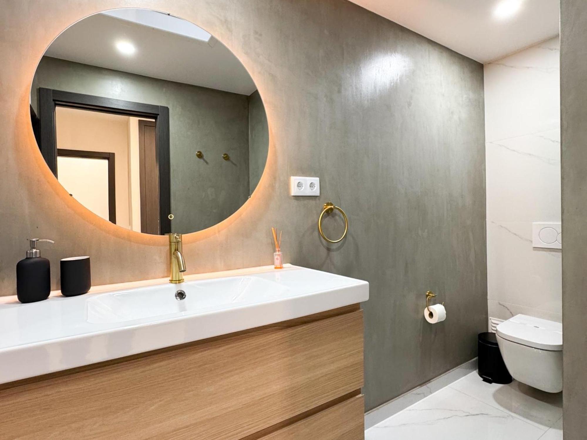 House With Jacuzzi Near The #1960 Lagos